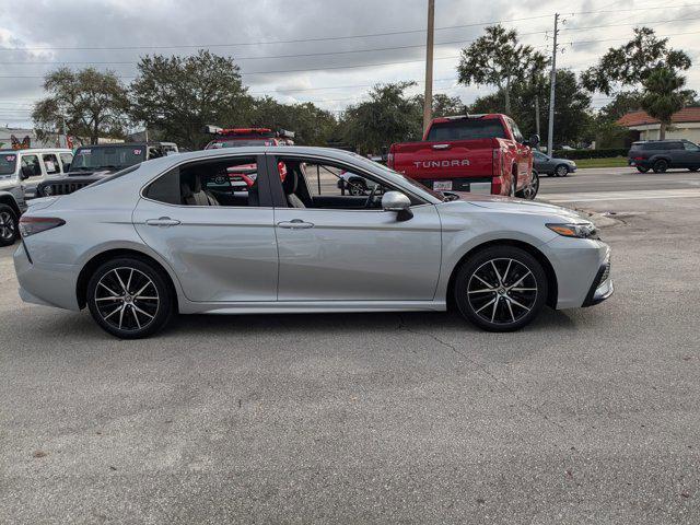 2023 toyota camry se