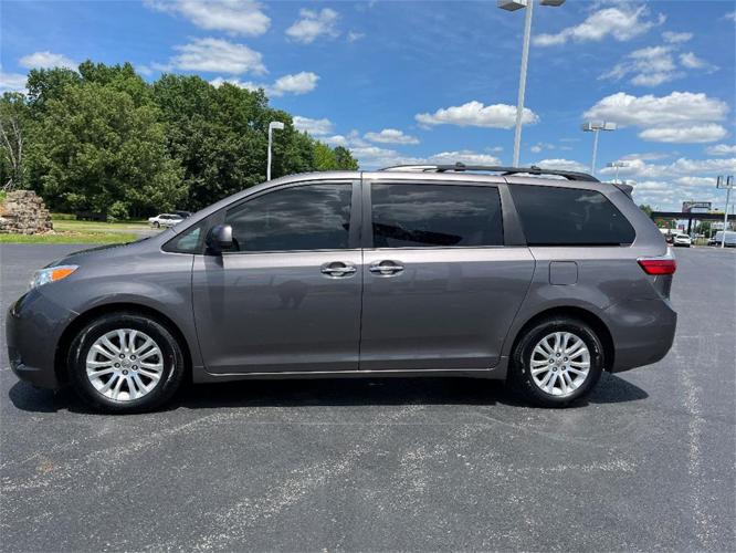2015 toyota sienna in paducah, kentucky