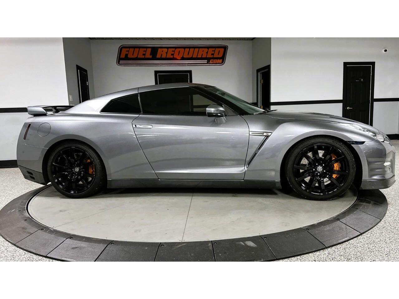 2014 nissan gt-r