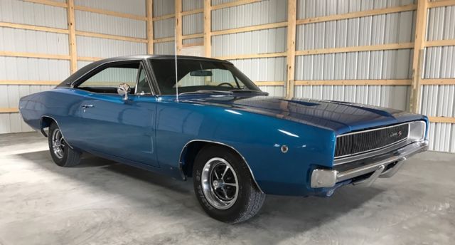 1968 dodge charger, 440 v8, 4 spd, ps, full restoration