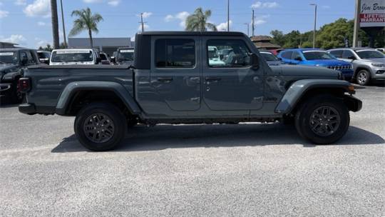 2024 Jeep Gladiator