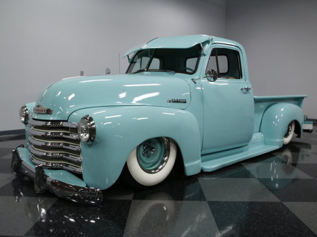 slammed, full air ride, v8, 4spd auto, nice custom interior, good pnt, americana