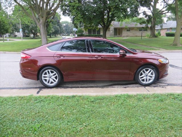 2016 ford fusion se
