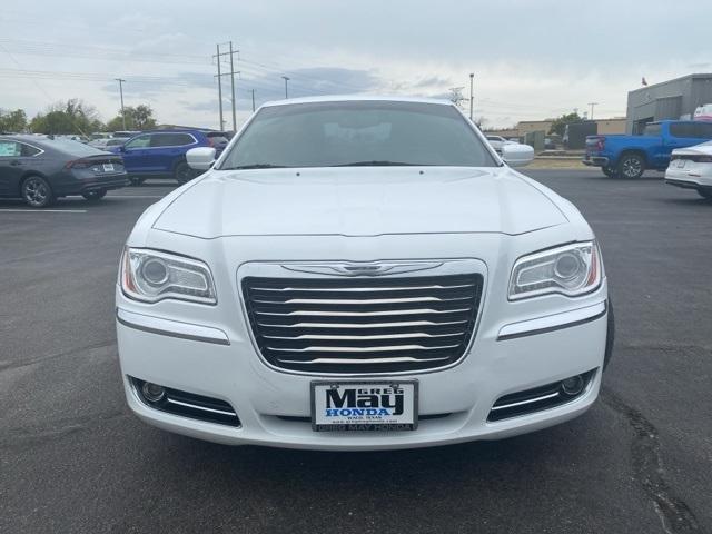 2014 chrysler 300 base