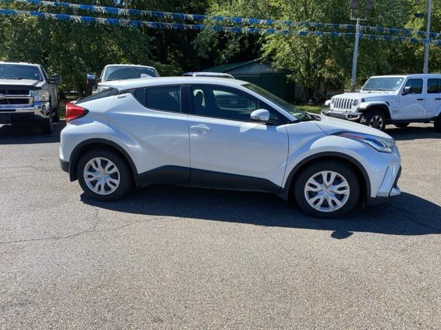 2022 toyota c-hr xle