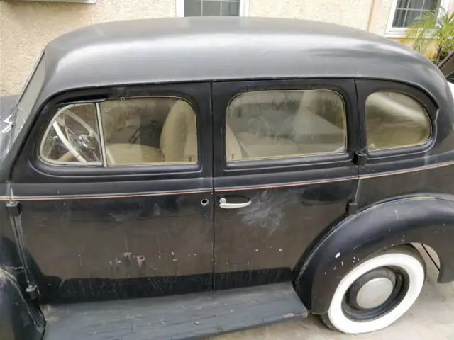 1939 oldsmobile series-8 - 95% restored. needs cosmetic work. beautiful history