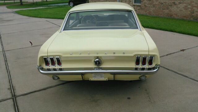 1967 ford mustang coupe wimbledon white mint condition!!