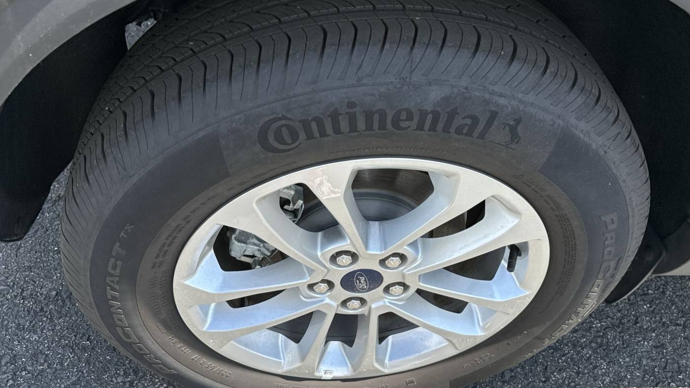 2022 ford escape se