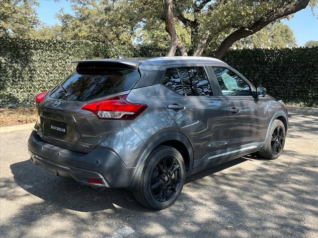 2020 nissan kicks sr