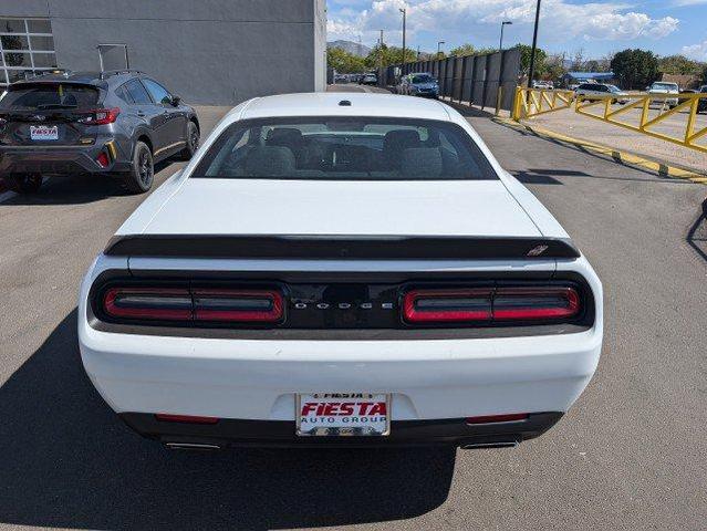 2023 dodge challenger sxt