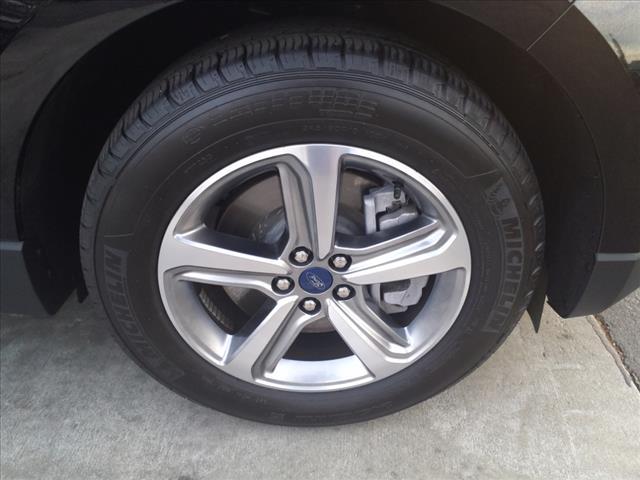 2022 ford edge sel