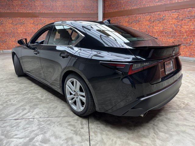 2021 lexus is 300 base