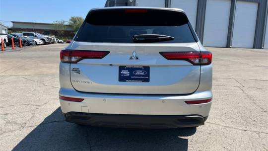 2024 mitsubishi outlander es