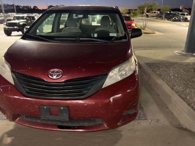 2011 toyota sienna base