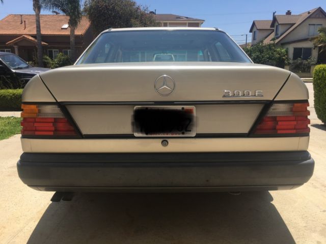 mercedes 300e '86 (w124) - low miles / all service records
