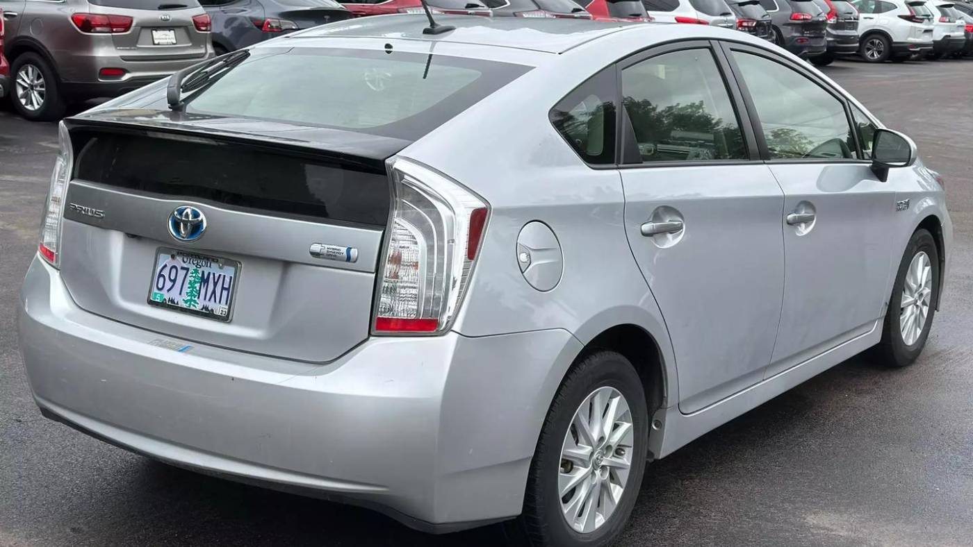 2012 toyota prius advanced
