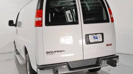 2022 gmc savana 2500