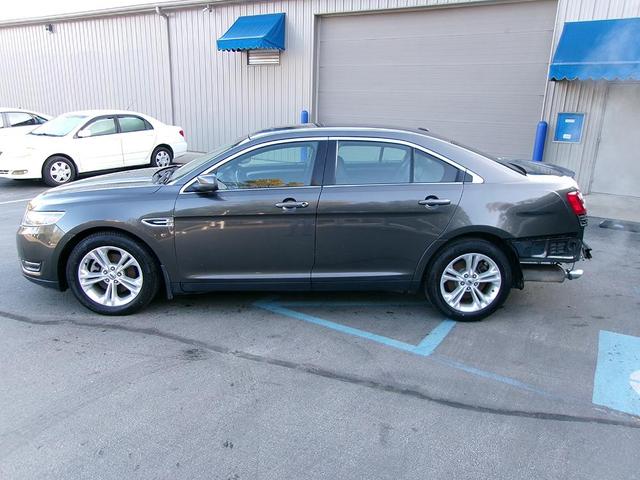 2018 ford taurus sel
