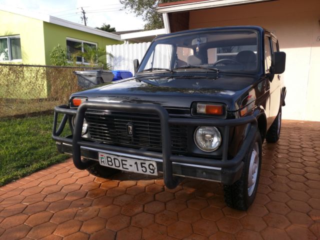 1991 lada niva base sport utility 2-door 1.6l