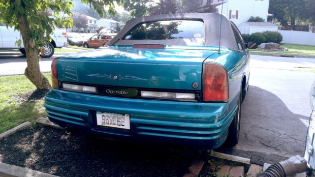 summer fun: 1993 oldsmobile cutlass supreme convertible