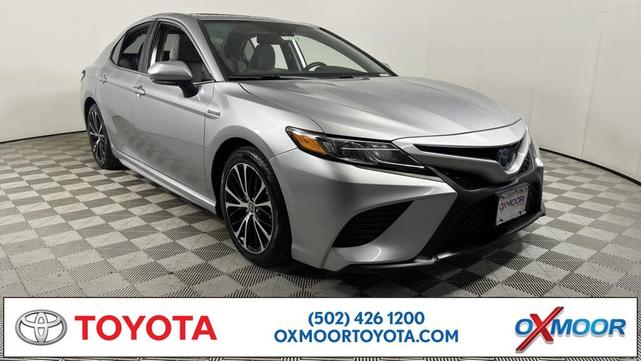 2020 toyota camry hybrid se