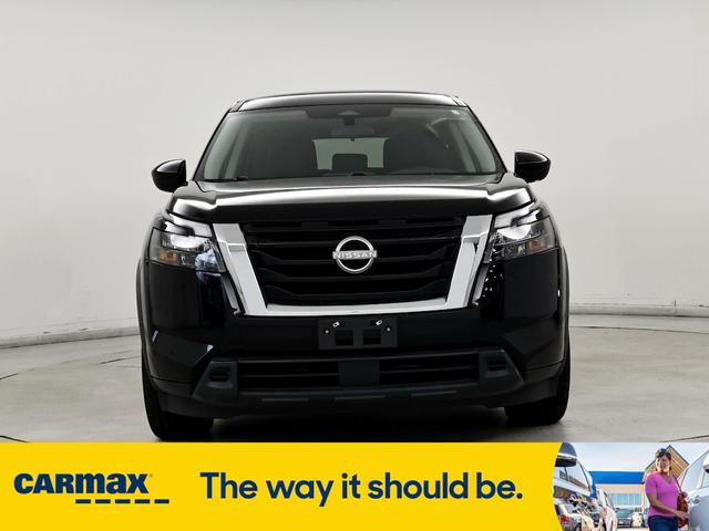 2023 nissan pathfinder s