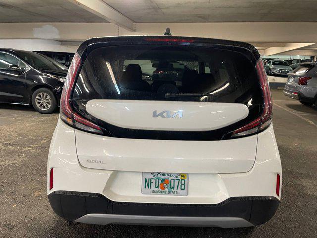 2023 kia soul lx