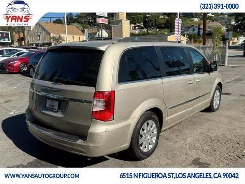 2015 chrysler town & country