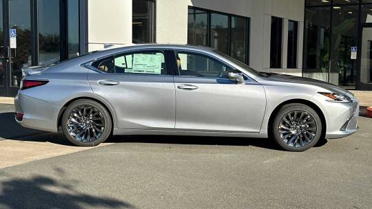 2025 Lexus ES