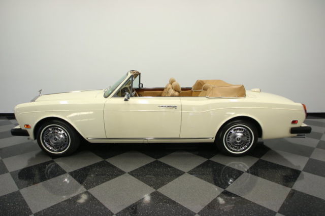 58k actual miles, 6.75 v8, convertible, very clean, country club elegance!