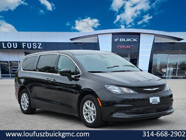 2022 chrysler voyager lx