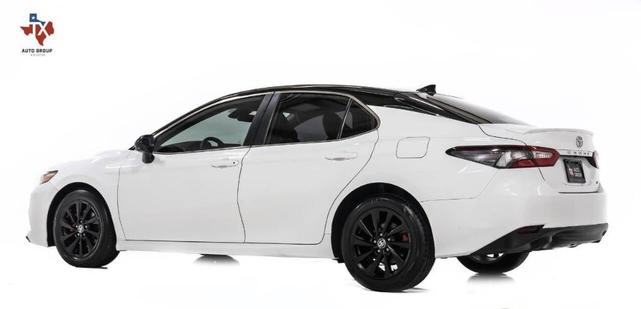 2022 toyota camry le