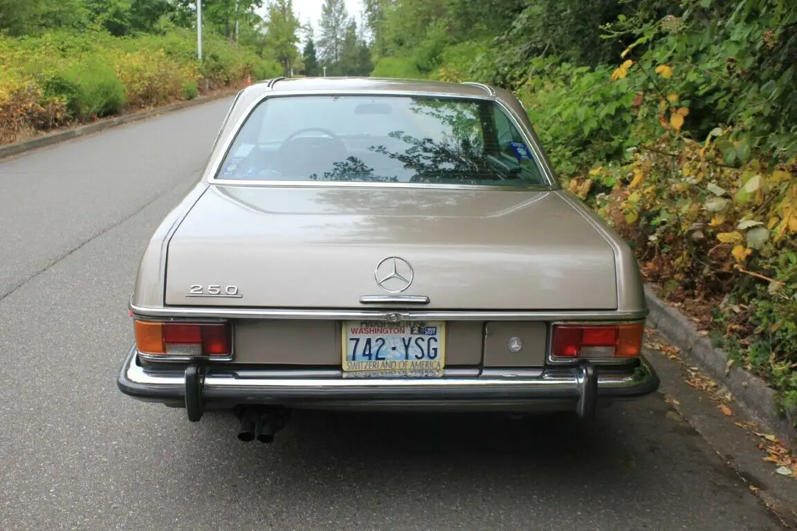 1972 mercedes benz 250 c, recent service, new carpet and door panels