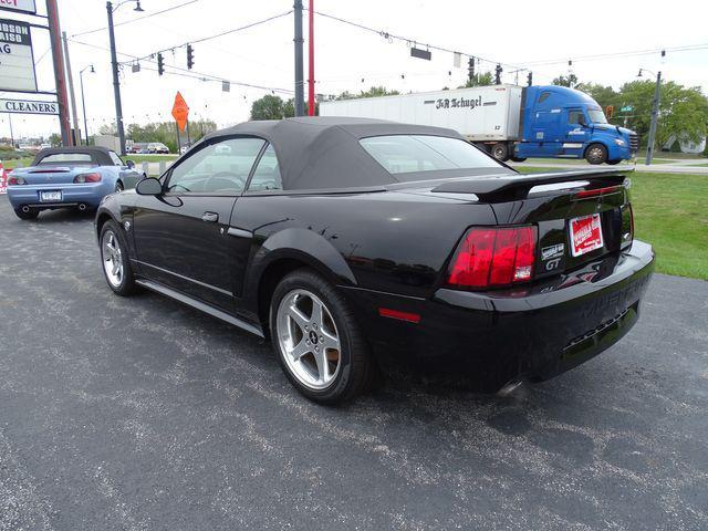 2004 ford mustang gt