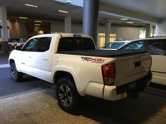 2016 toyota tacoma sr5 v6 4x4 sr5 v6 4dr double cab 5.0 ft sb for sale in honolulu, hawaii