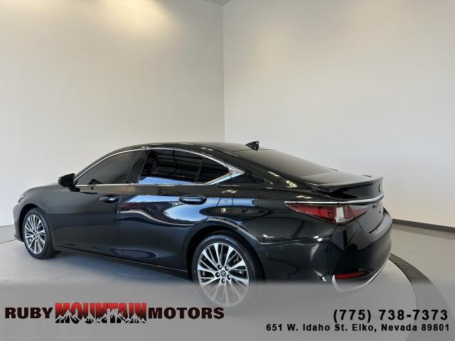 2021 lexus es 300h base