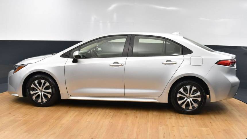 2022 toyota corolla hybrid le