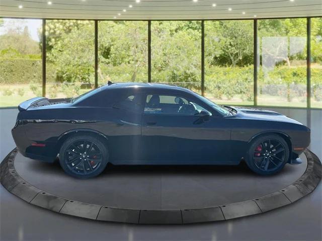 2022 dodge challenger gt