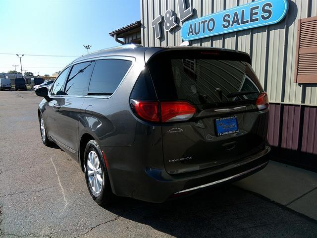 2019 chrysler pacifica touring l