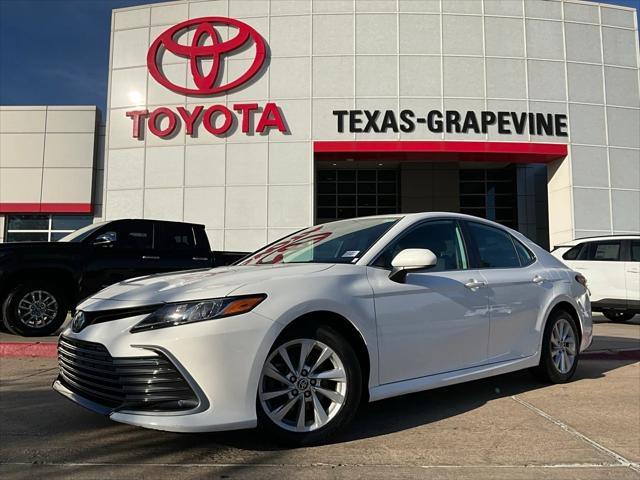 2021 toyota camry le