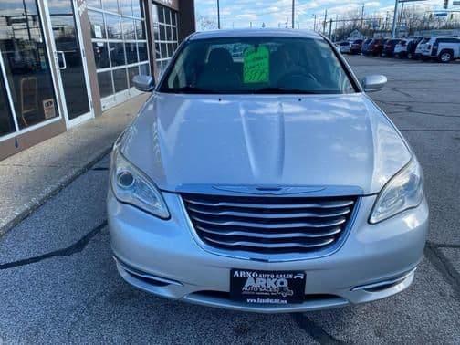 2012 chrysler 200 touring in willowick, ohio