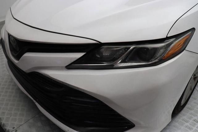 2019 toyota camry le