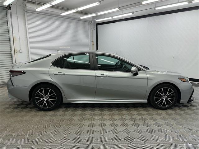 2022 toyota camry se