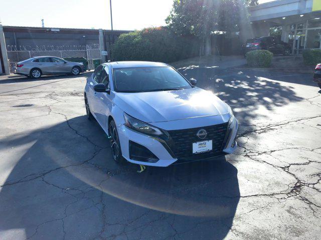2023 nissan altima sr fwd