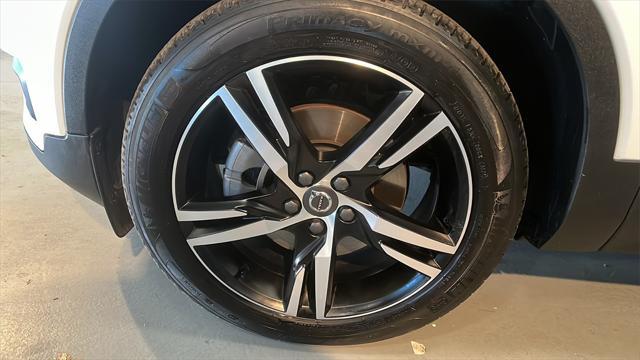 2022 volvo xc40 t5 r-design