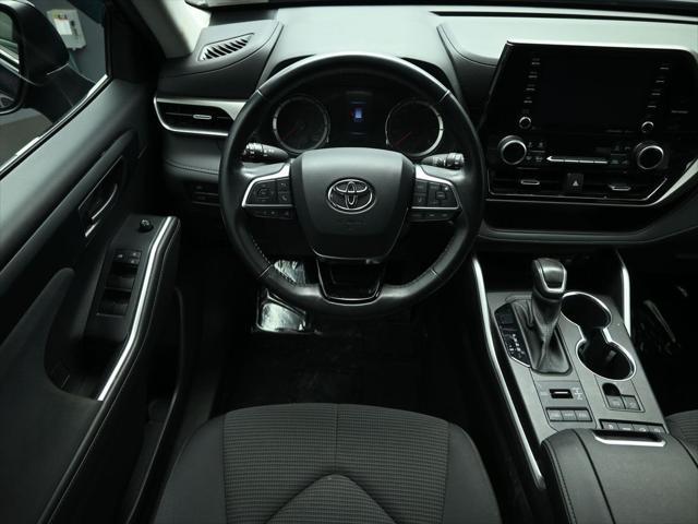 2021 toyota highlander le