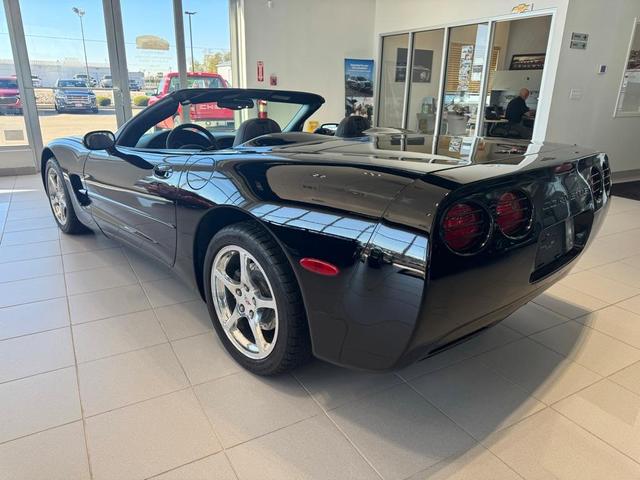 2004 chevrolet corvette base