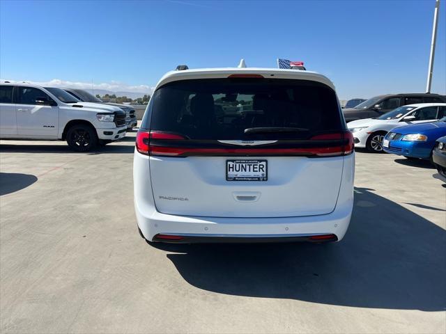 2022 chrysler pacifica touring l