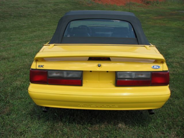 1993 ford mustang "feature car"