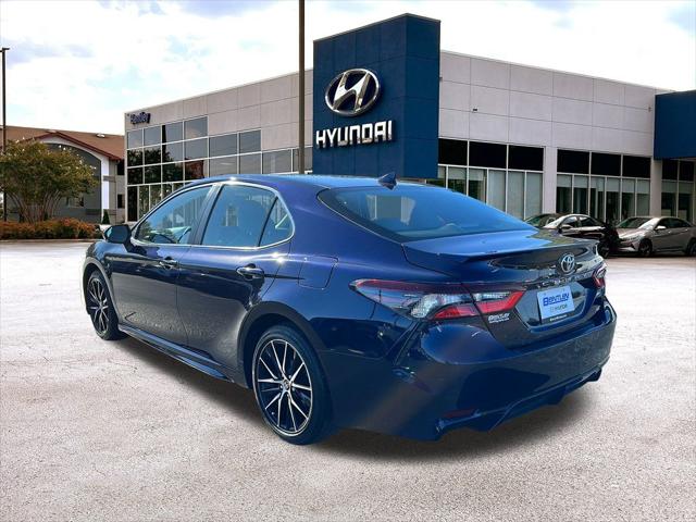 2022 toyota camry se